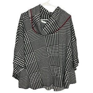 Fever Black and White Houndstooth Poncho size large